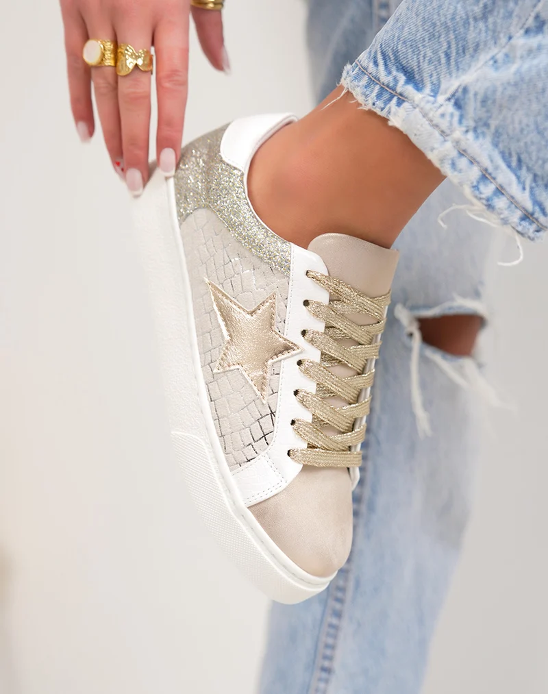 Basket femme blanche et dorée tendance à paillettes avec étoile brillante