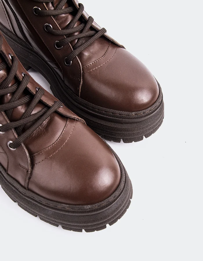 Eucles Brown Leather