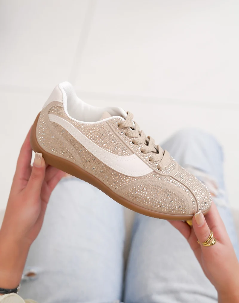 Basket femme beige à strass avec empiècements blanc et lacets assortis