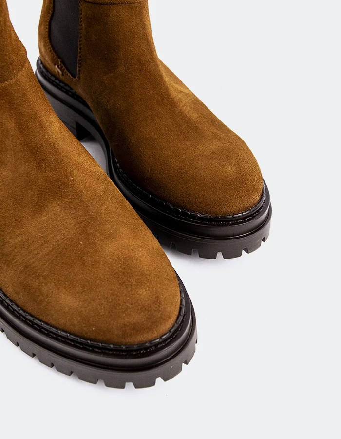 Lavak Tan Suede