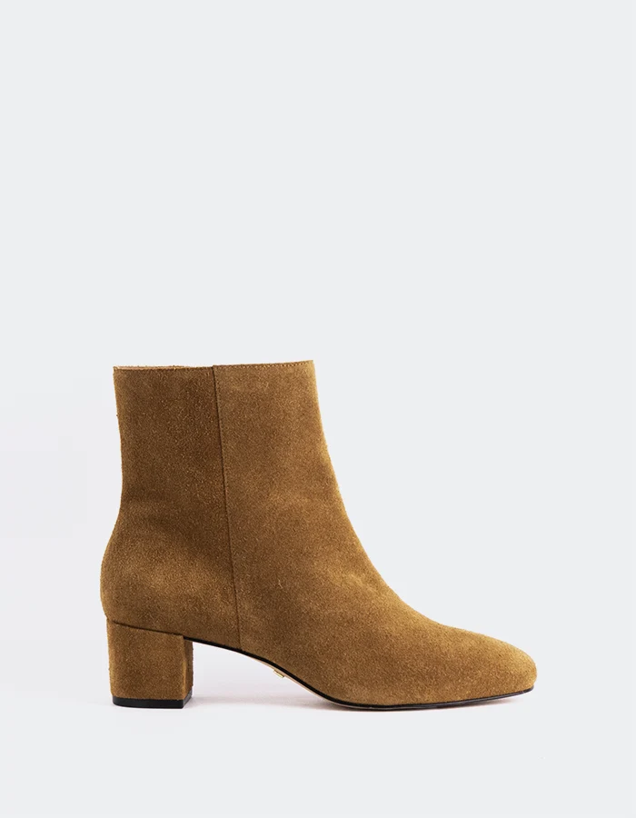 Gracyn Camel Suede