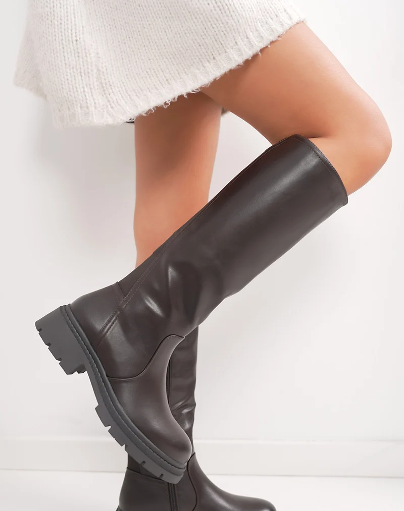 Bottes femme marron élégantes fourrées avec élastique arrière et semelle crantée