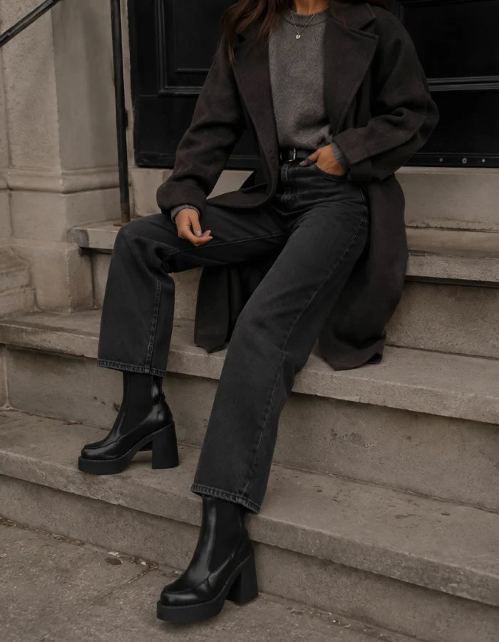 Pepas Black Leather