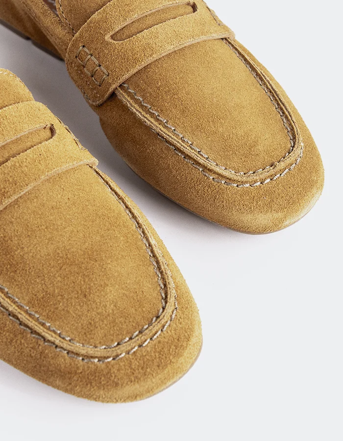 Ezzie Tan Suede