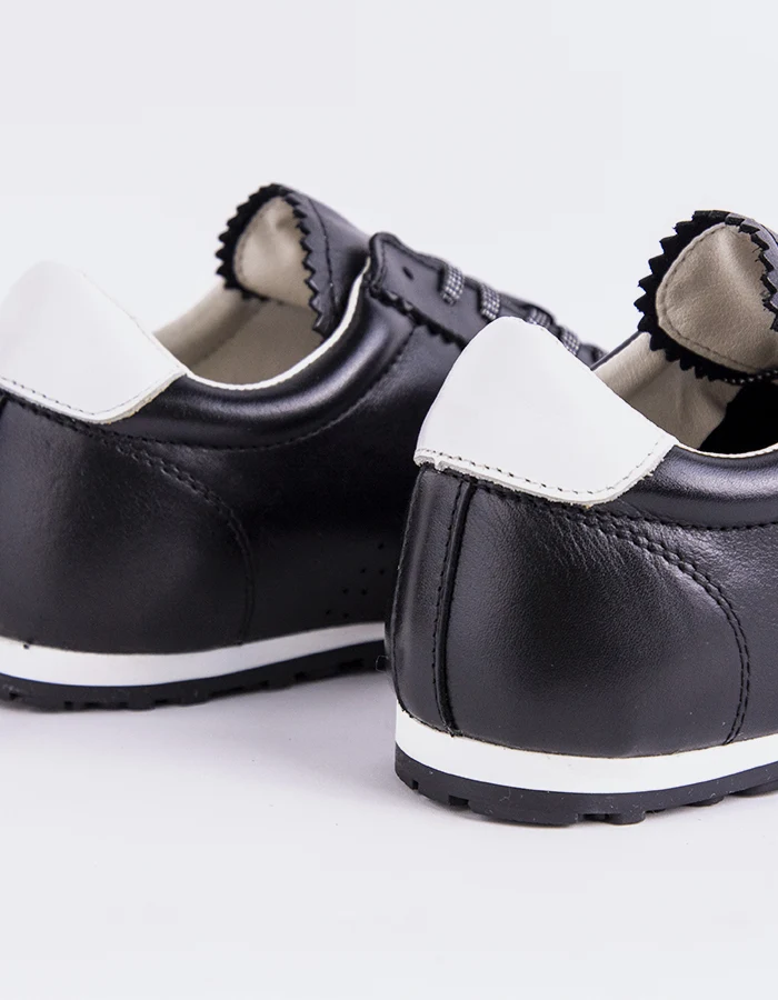 Mornetty Black Leather