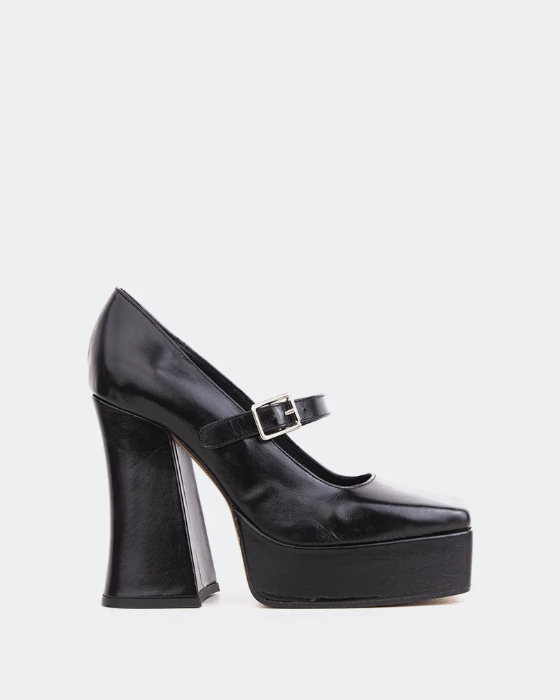 Mestar Black Leather