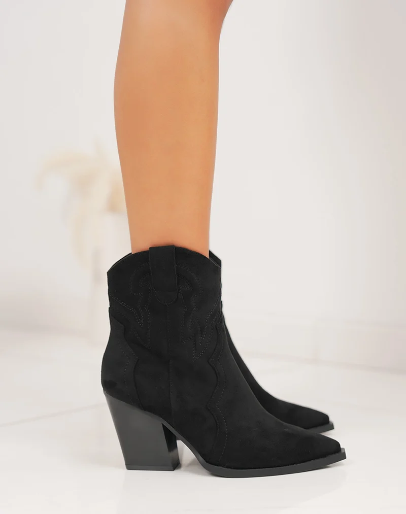 Bottines noires style santiags en suédine