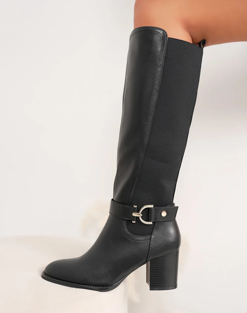 Bottes noires à talon épais avec sangle dorée – Élégance et confort pour l’hiver
