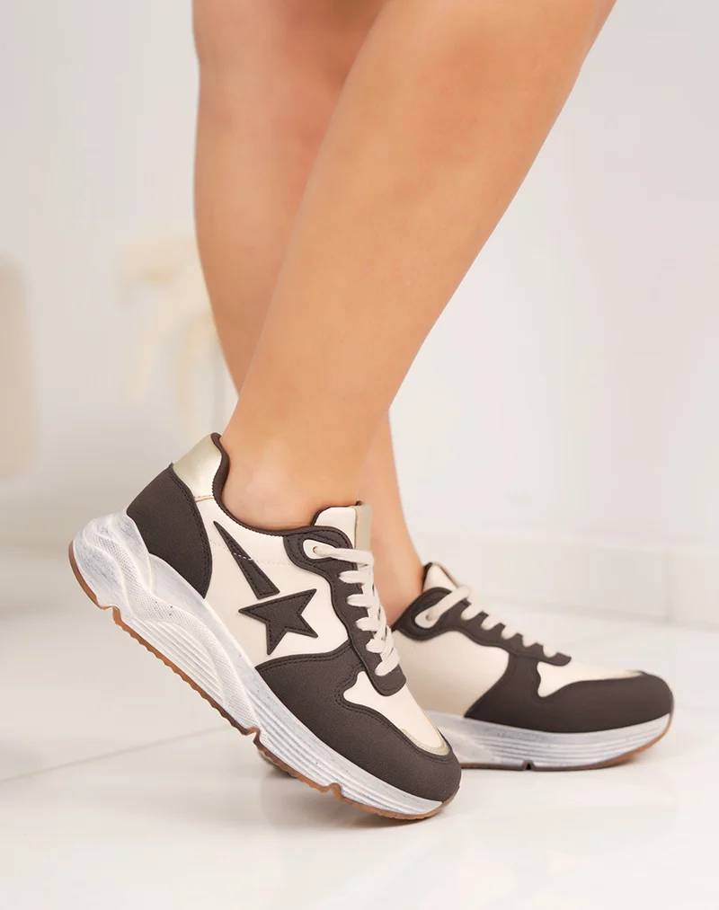 Basket femme marron tendance avec étoile filante et semelle effet délavé