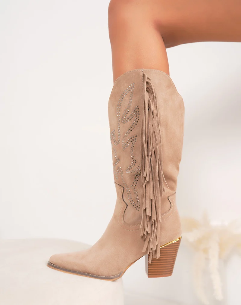 Bottes beige western en suédine avec franges et strass