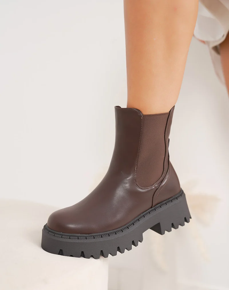 Bottines femme marron style Chelsea à plateforme crantée et intérieur fourré