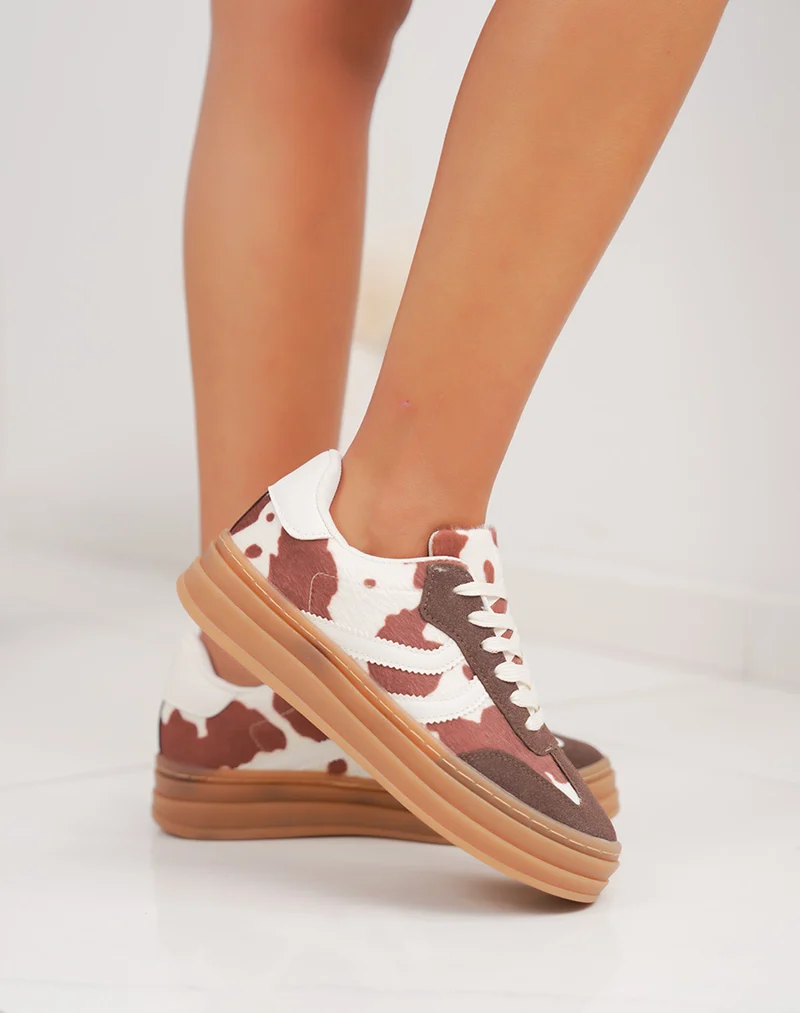 Basket femme marron tendance imprimé vachette avec semelle plate