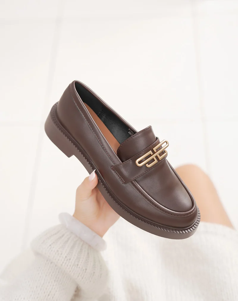 Mocassins marron à bijou doré