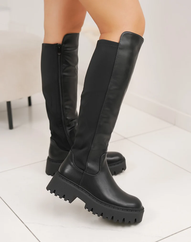Bottes noires bi-matière à semelle épaisse crantée