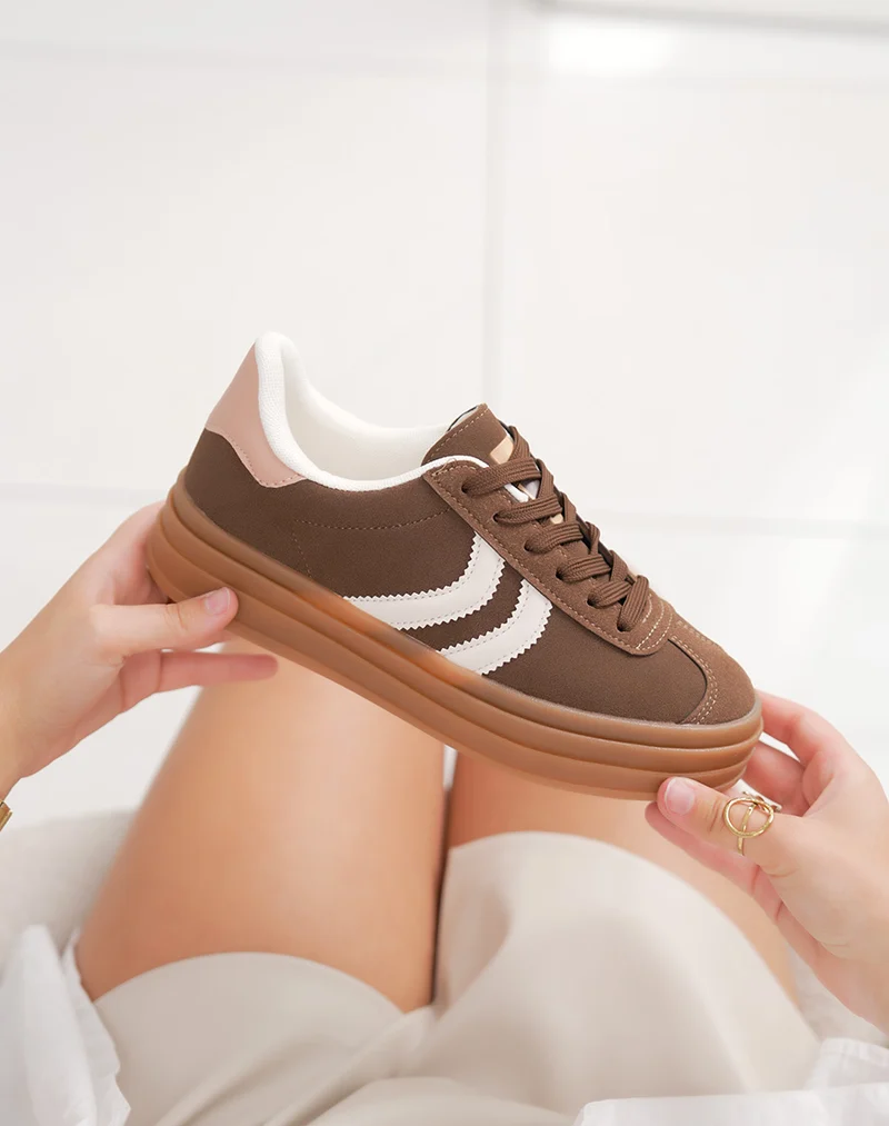 Basket femme marron à bandes blanches et semelle épaisse tendance