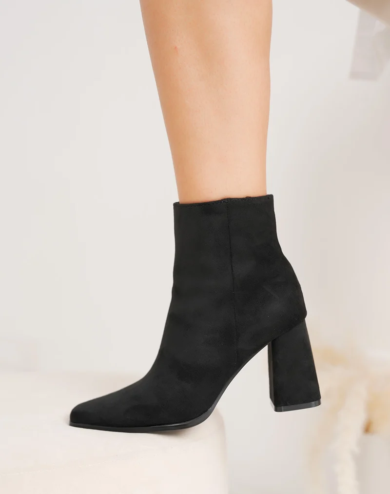 Bottines femme noires en suédine à talon carré chic et bout pointu