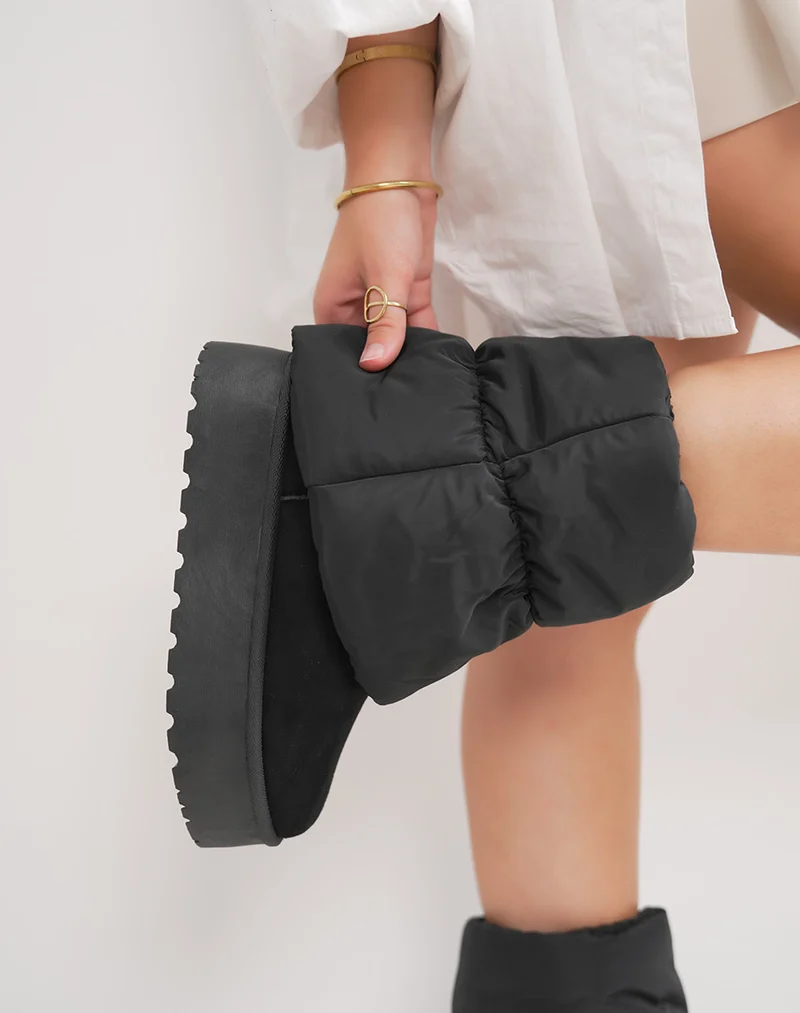 Bottines femme noires en suédine imperméable avec tige molletonnée ajustable