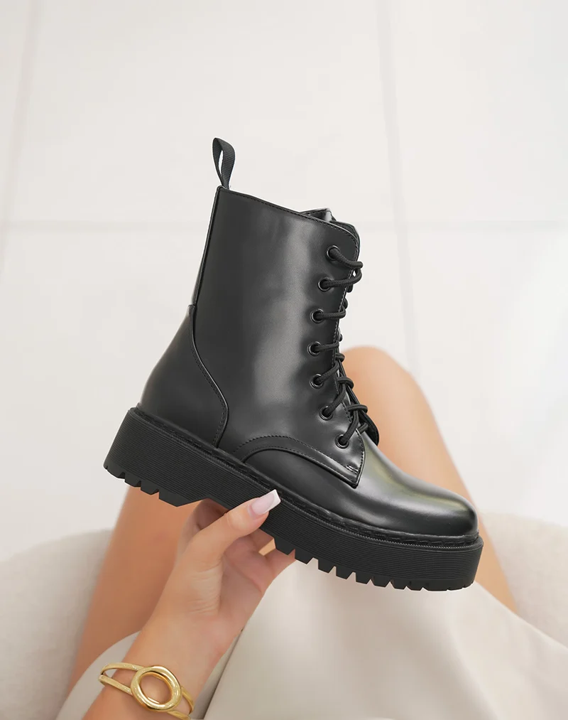 Bottines noires à lacets femme – Semelle crantée épaisse et intérieur fourré