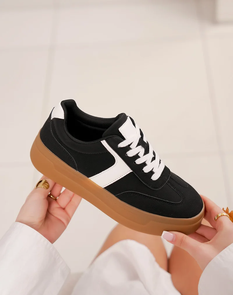 Basket femme noire et blanche tendance à triple plate-forme marron