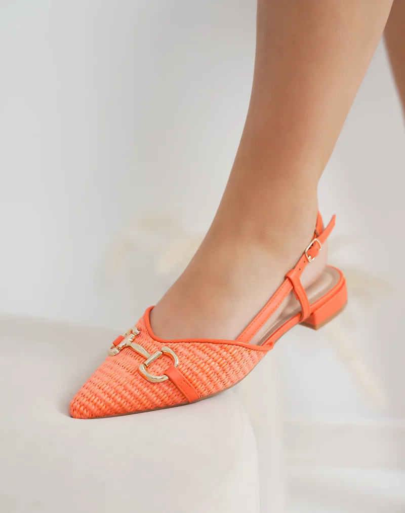 Mules femme orange plates effet tissé tendance à bout pointu avec bijou doré et bride réglable
