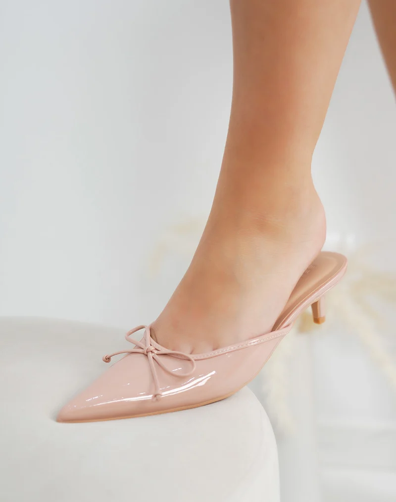 Escarpins mules femme nude vernis élégants à petit talon avec bout pointu et nœud fin