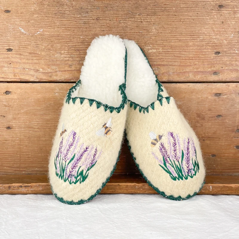 Pantoufles fleuries en laine