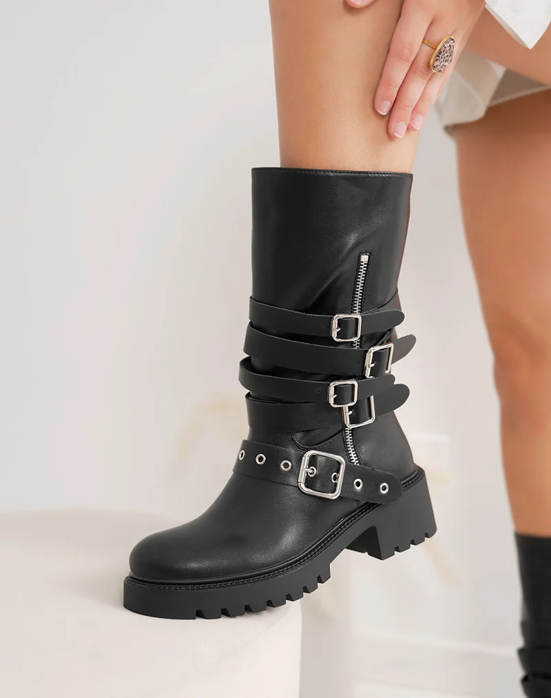 Bottines femme noires à brides argentées tendance avec semelle crantée
