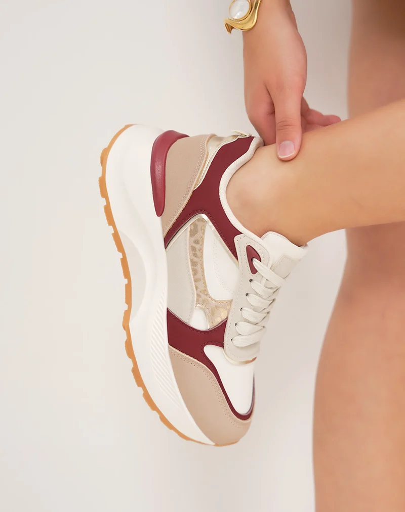 Basket femme beige épaisse tendance avec empiècements bordeaux et léopard brillant