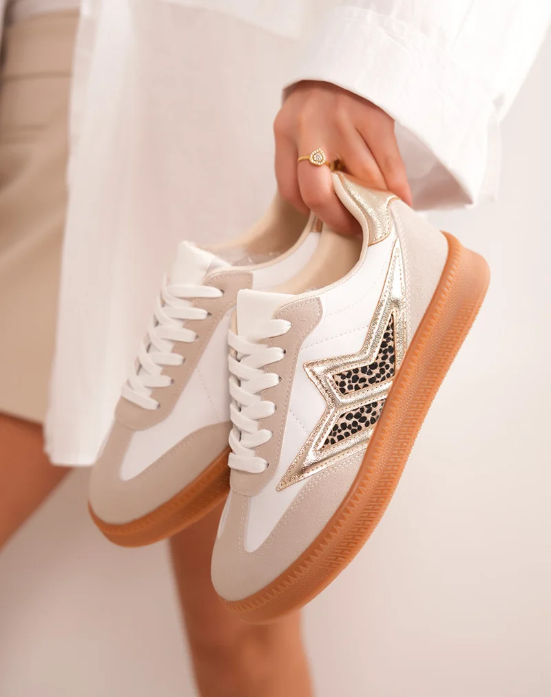 Baskets femme en suédine beige avec détails dorés et effet animal