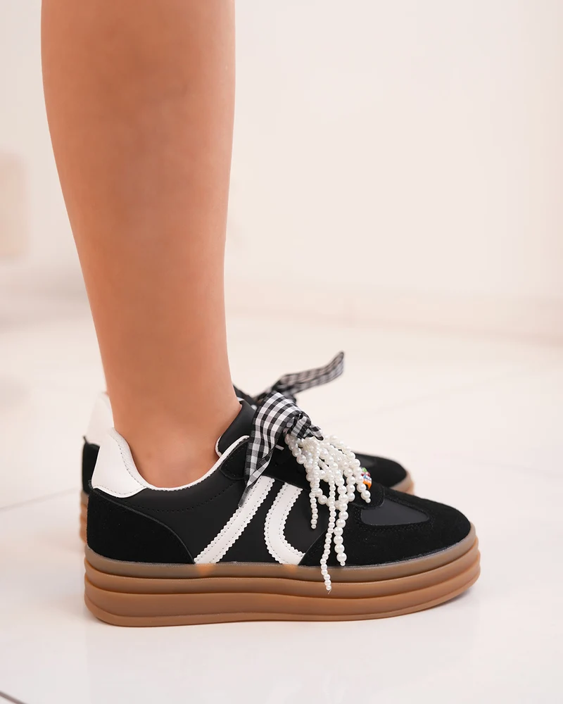 Basket noire femme avec triple semelle marron et lacets originaux