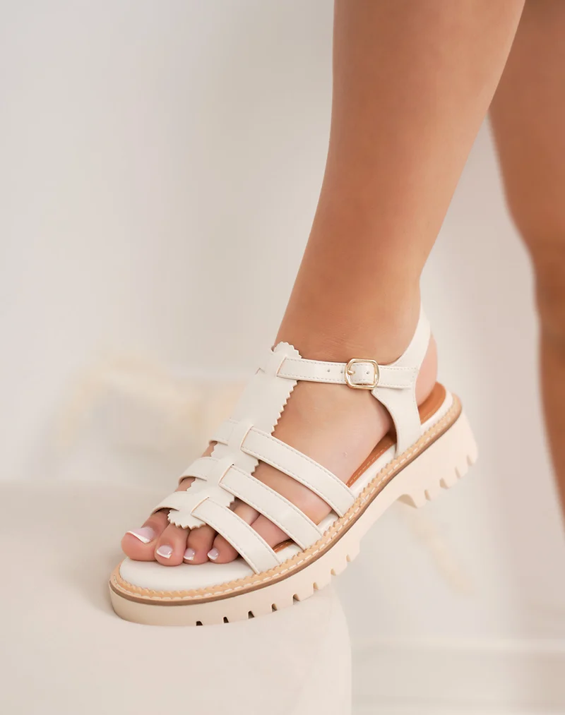 Nu-pieds femme blancs FINDLAY à brides fines avec semelle crantée beige clair