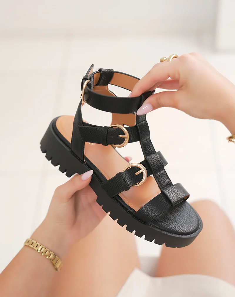 Nu-pieds femme noirs FINDLAY tendance à multiples sangles et détails dorés