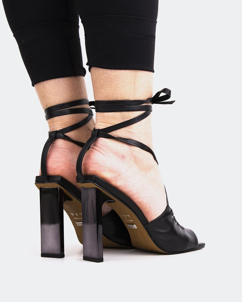 Fokos Black Leather