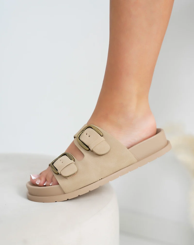 Mules femme beige foncé en suédine avec boucles épaisses dorées et semelle plate confortable