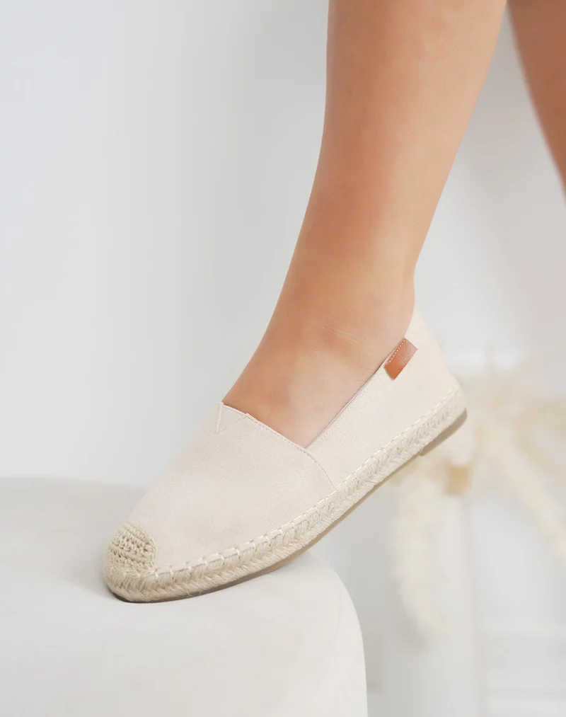 Espadrilles femme beiges élégantes en suédine avec bout corde tressée
