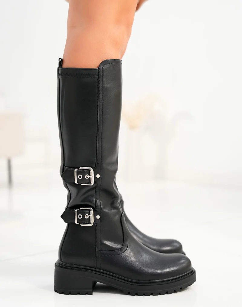 Bottes femme noires à double lanières avec boucles argentées et semelle crantée robustesse et style