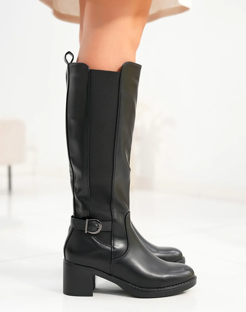 Bottes femme noires élégantes avec talon moyen et sangle décorative