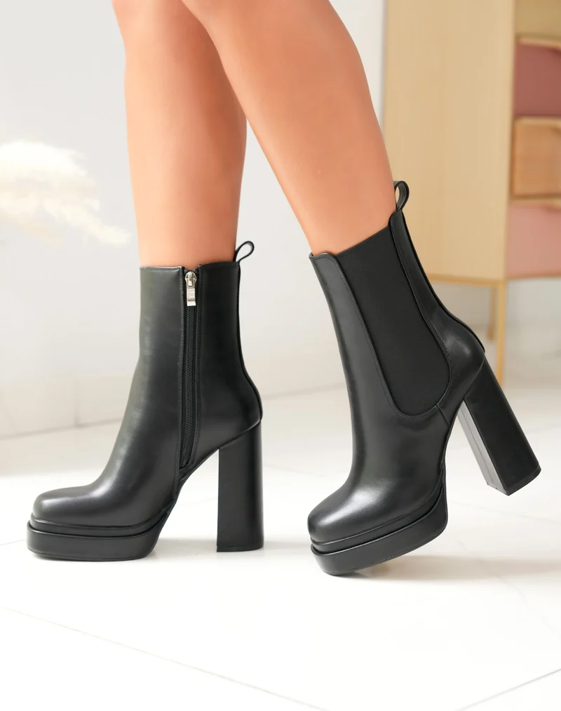 Bottines Noires Ultra-Tendance à Talon Haut et Élastique - Élégance Audacieuse