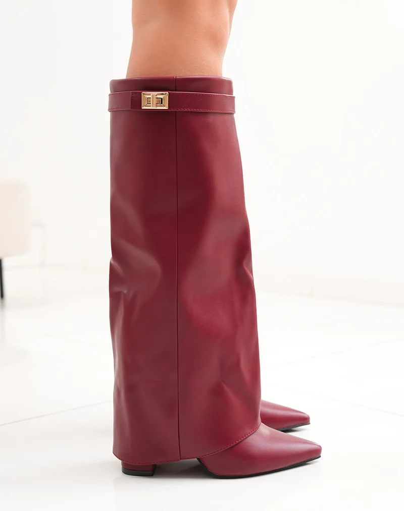 Bottes hautes femme bordeaux à talon carré et détails dorés