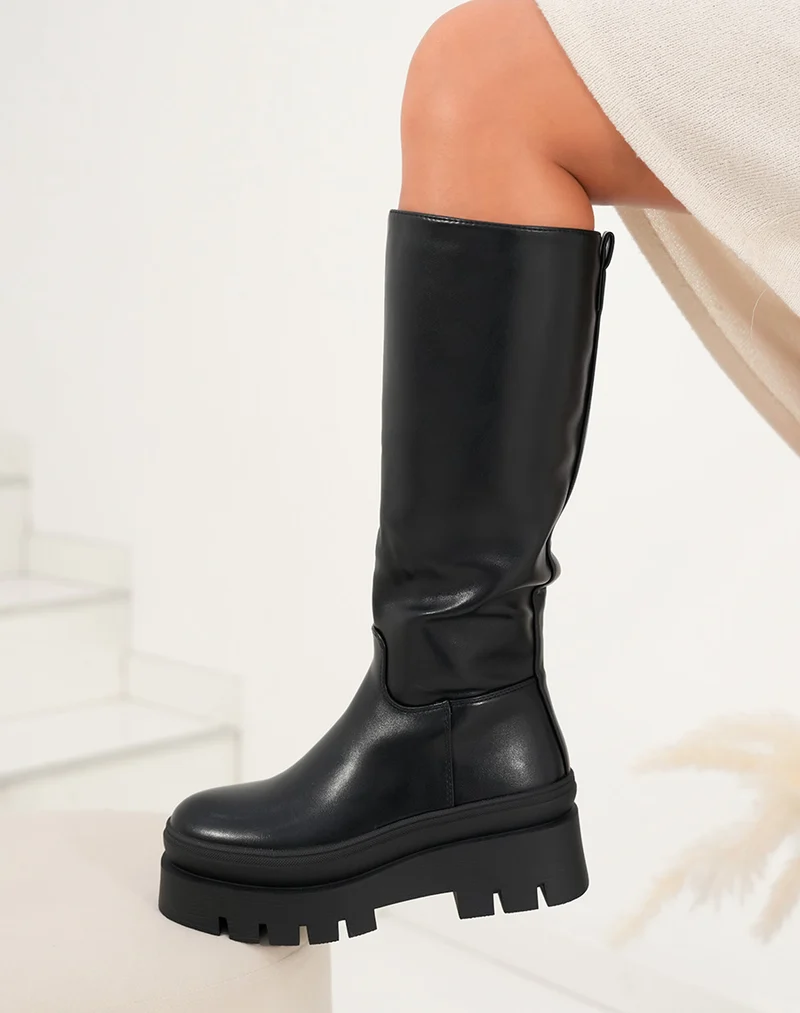 Bottes femme noires tendance avec semelle crantée épaisse
