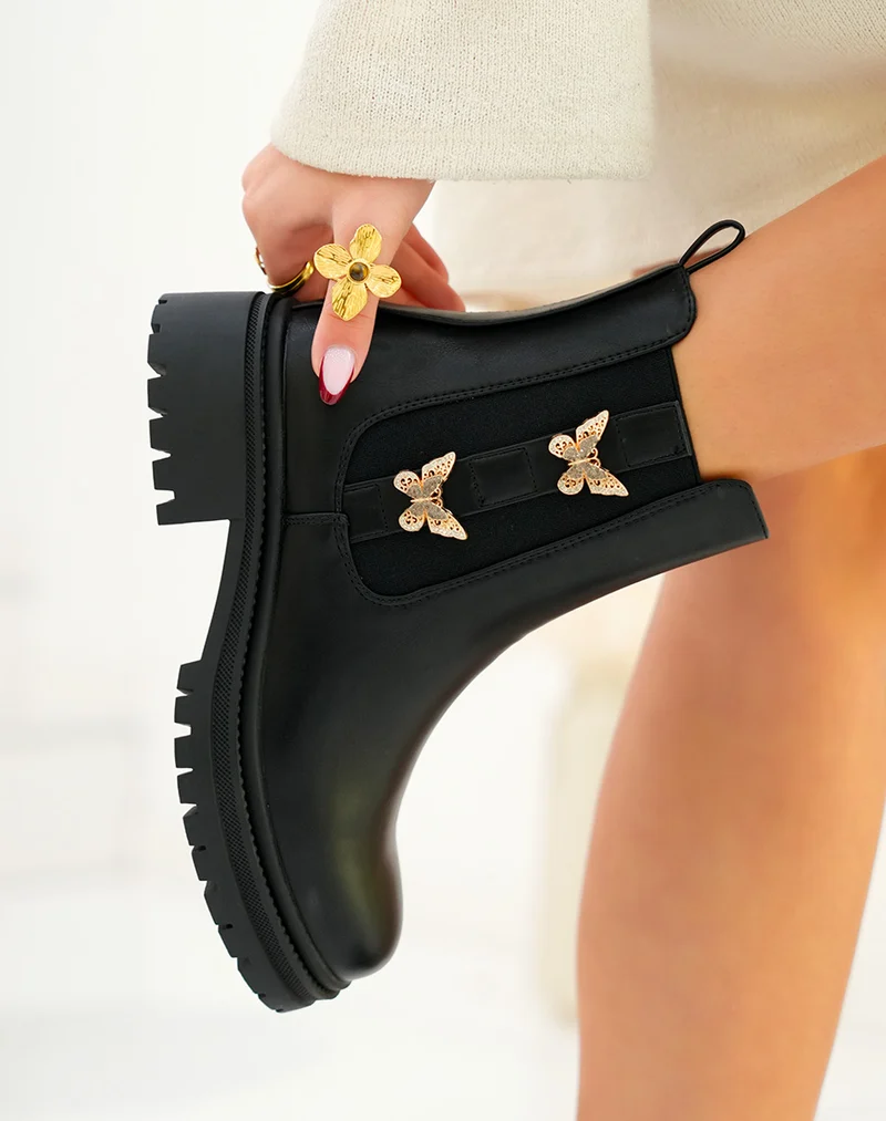 Bottines femme noires avec papillons dorés et semelle crantée