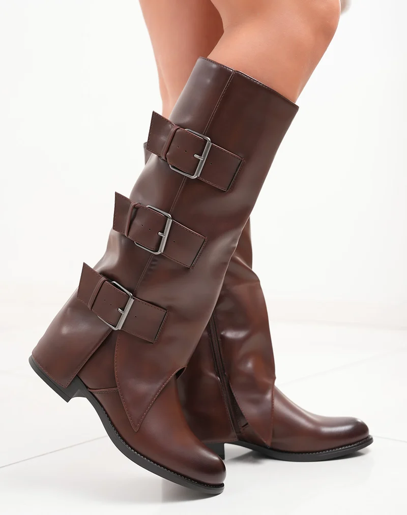 Bottes marron chocolat à bout rond et multiples boucles