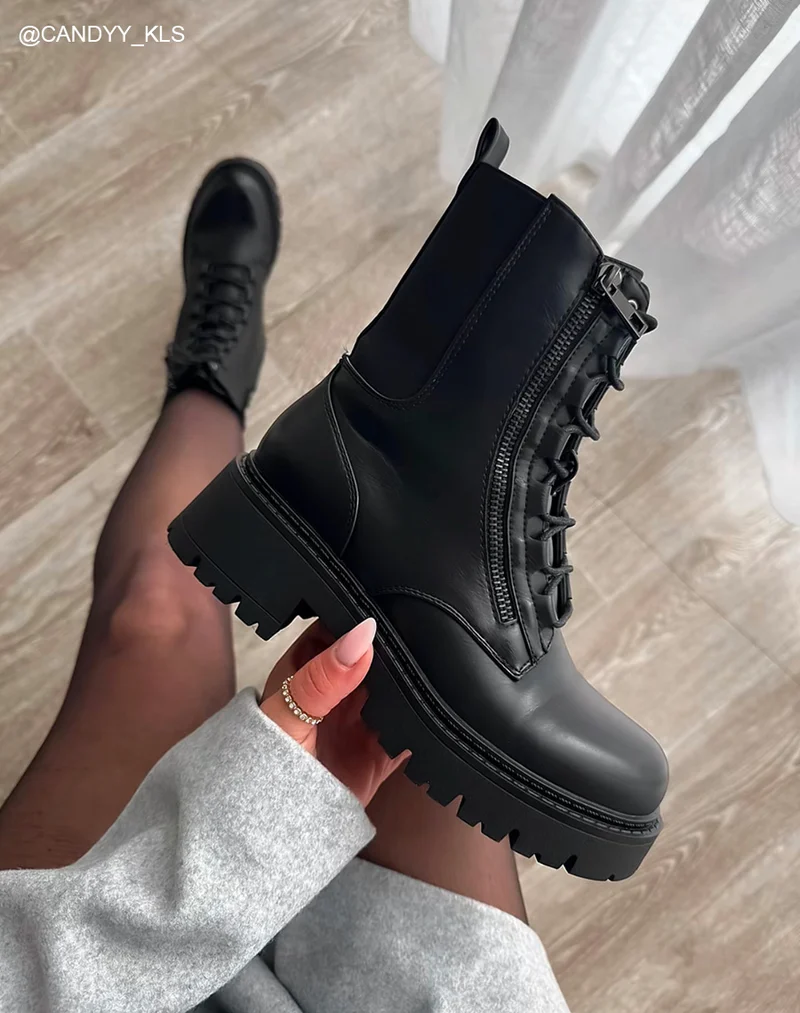 Bottines femme noires à lacets et zip avec plateforme crantée