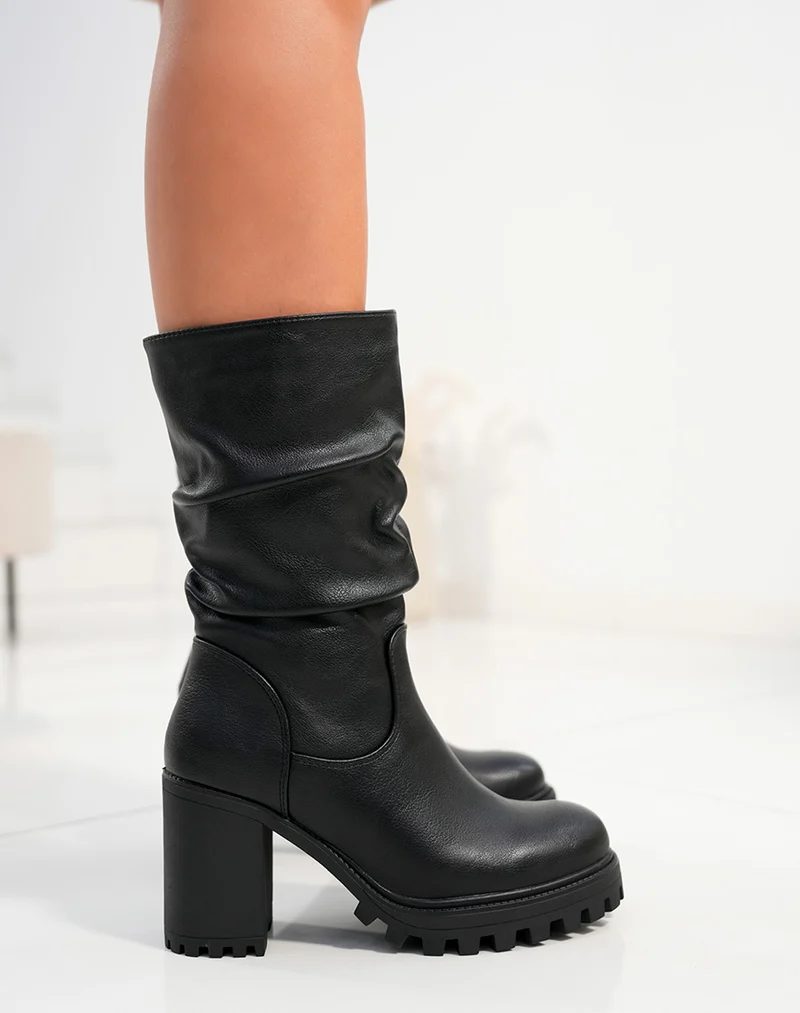 Bottines femme noires à effet plissé avec talon épais et semelle crantée