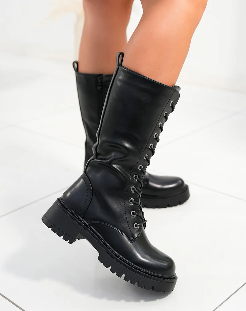 Bottes femme noires à lacets avec semelle épaisse crantée et intérieur fourré