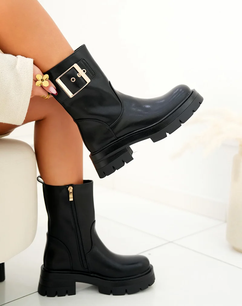 Bottines femme avec boucle épaisse dorée et semelle crantée