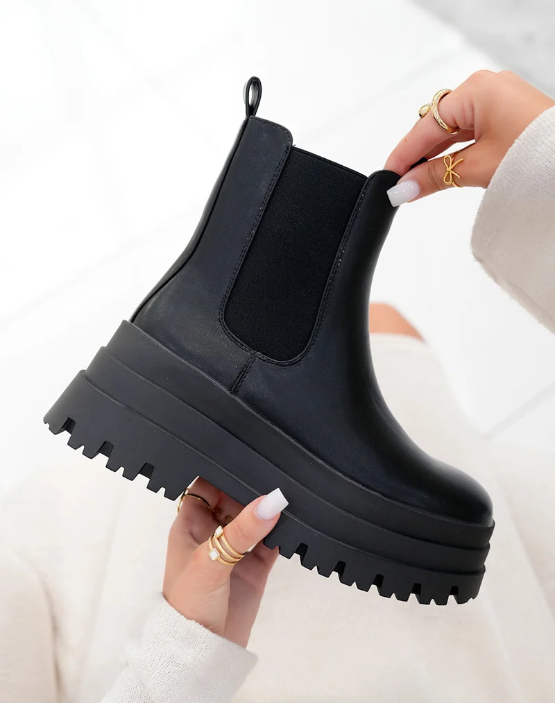 Bottines femme noires style Chelsea avec triple plateforme et semelle crantée