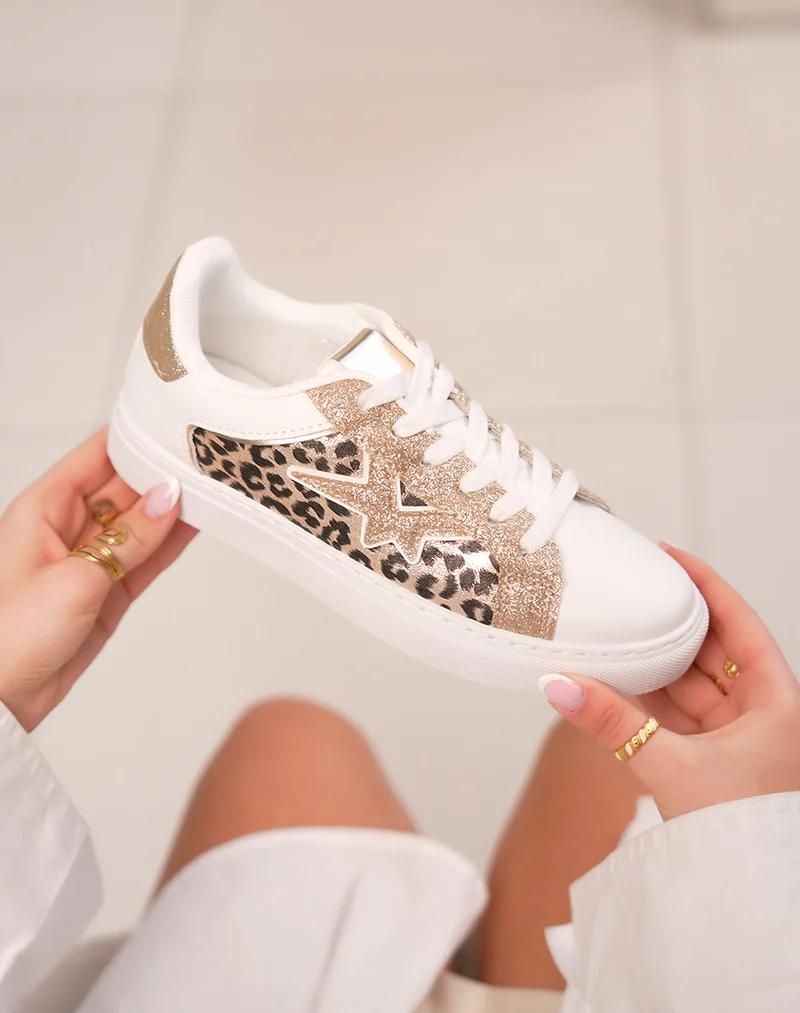 Baskets femme blanches tendance à paillettes dorées et motif léopard sur le côté
