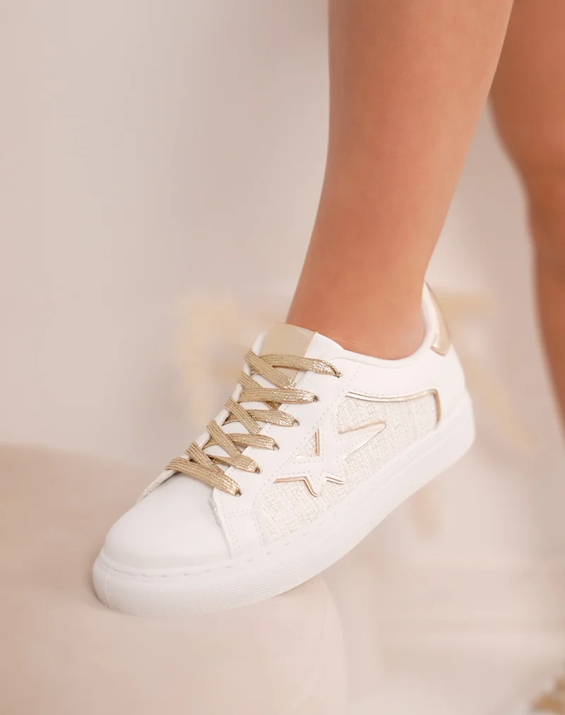 Baskets femme blanches tendance en tweed avec détails dorés et motif étoile