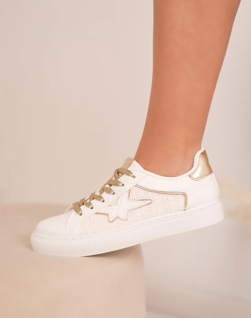 Baskets femme blanches tendance en tweed avec détails dorés et motif étoile